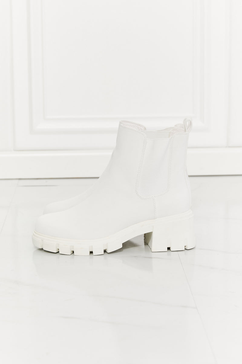 Work For It Matte Chelsea Boots in White