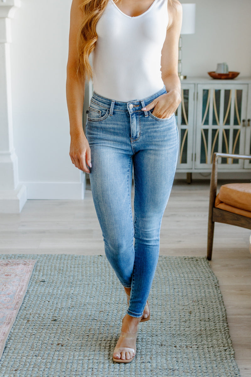Catherine Mid Rise Vintage Skinny Judy Blue Jeans